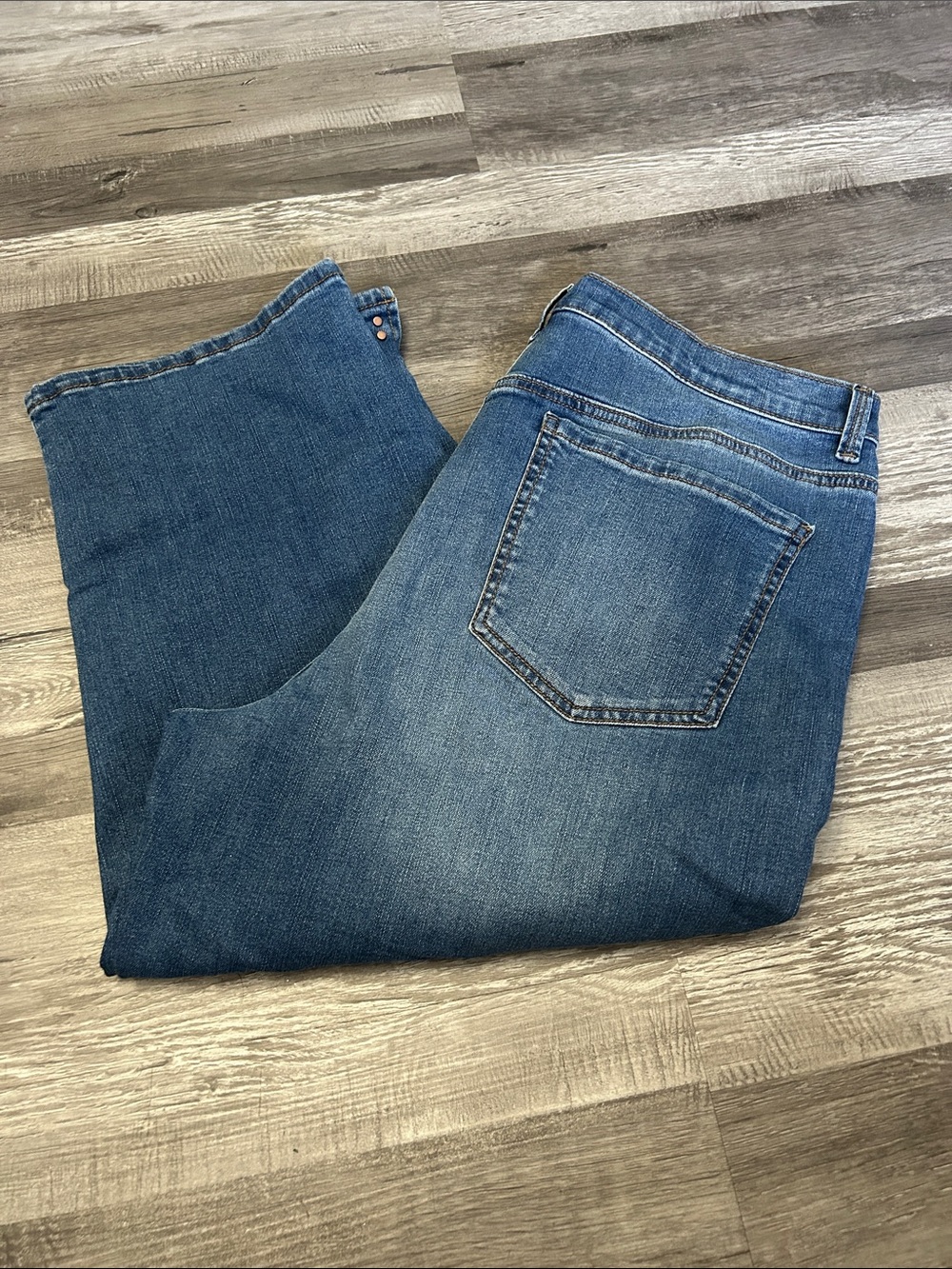 Amanda in Medium Blue Denim Capri
